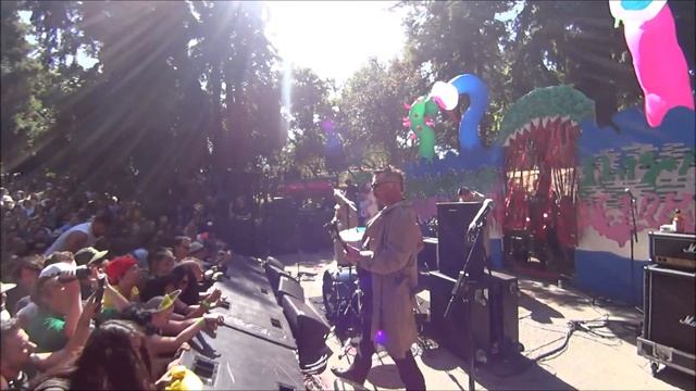 THE SPITS (full set) with John Waters intro at Total Trash's Boogaloo 2018 смотреть онлайн