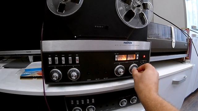 Катушечный магнитофон ReVoX A77 2 дороги, на продажу.