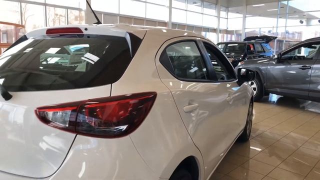 Toyota Yaris Hatchback 2020 смотреть онлайн