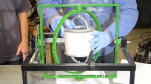 Ротационный станок для пустотелого литья.