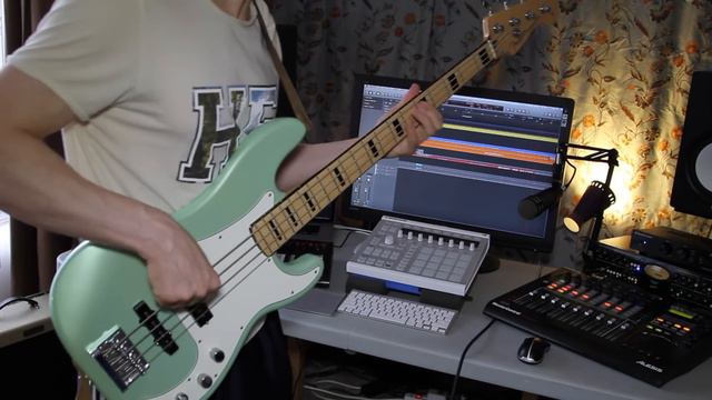 Fender Deluxe PJ Bass Sea Foam Pearl Review смотреть онлайн