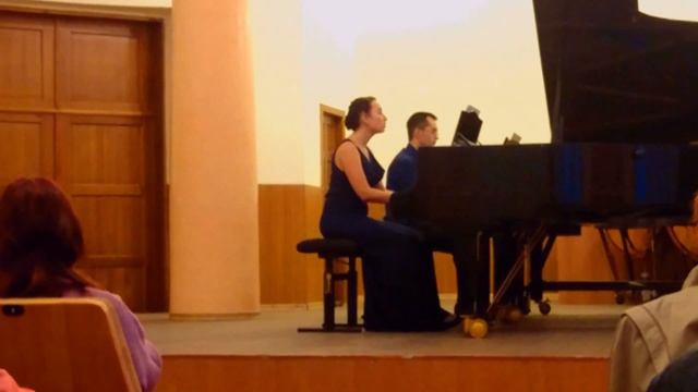 Maria Obolenskaya & Serhii Korepanov perform Circus polka by Stravinsky смотреть онлайн