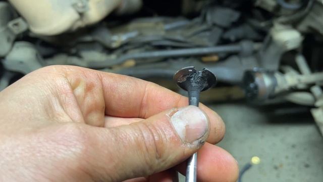 Прогоревший клапан третьего цилиндра двигателя CJZA с пробегом 134000 км