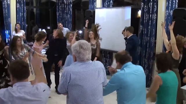 Выпускной 2018 - Зажигательные танцы смотреть онлайн