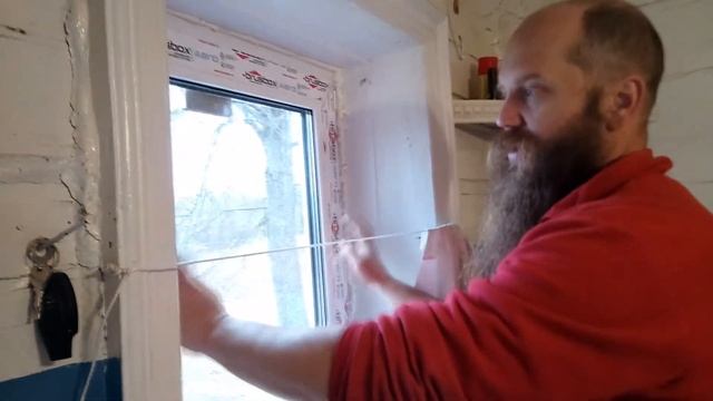 Меняем окна в деревенском доме сами!