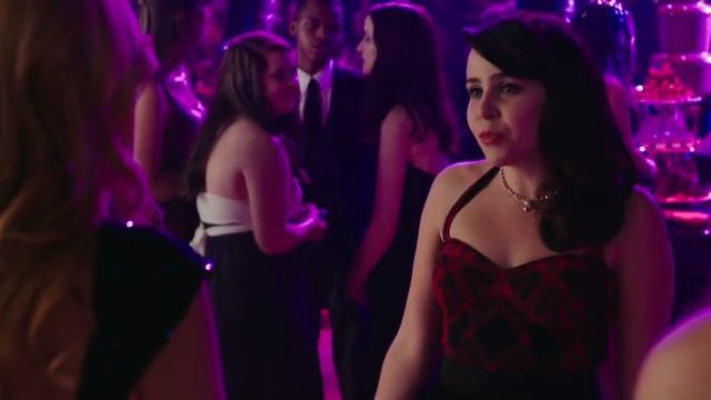 The DUFF Homecoming Scene HD смотреть онлайн