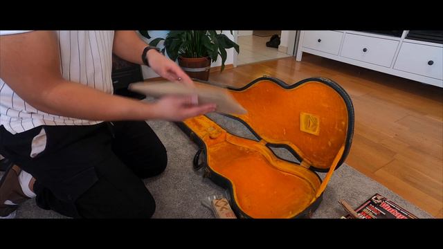 Gibson Les Paul Custom 1962 Unboxing + Demo (Bees In a Jaar) (4K) смотреть онлайн