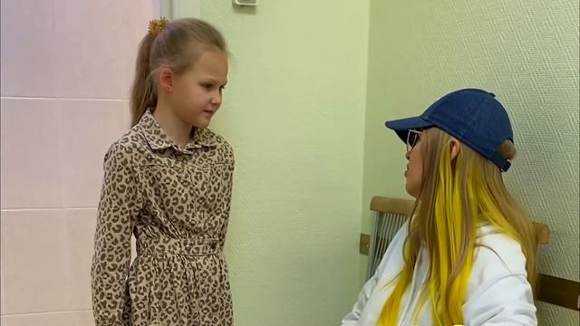 САМЫЙ НЕУДАЧНЫЙ ДЕНЬ ! НЕДОГЛЯДЕЛА за ДОЧКОЙ ! смотреть онлайн