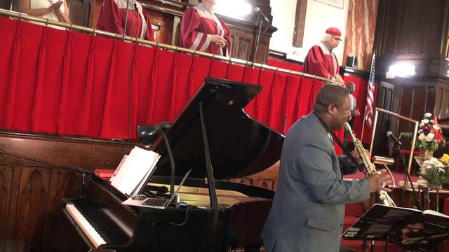 Chris Fleischer, Soprano Saxophone- He's Got The World In His Hands смотреть онлайн