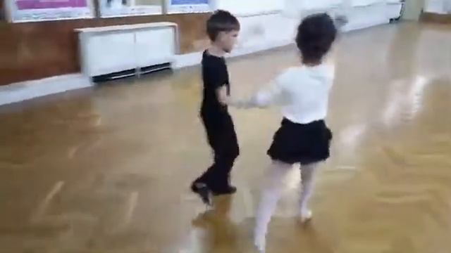 Крис и Летисия тренират смотреть онлайн