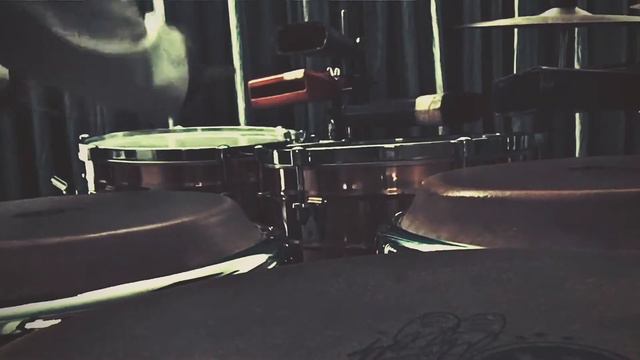 ALESIS STRIKE MULTIPAD - LIVE LOOPING смотреть онлайн