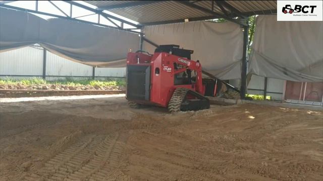 обзор гусеничного погрузчика QUADTRAC CTL160MAX смотреть онлайн