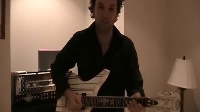 Schecter Synyster Custom 2010 White and Gold Review смотреть онлайн