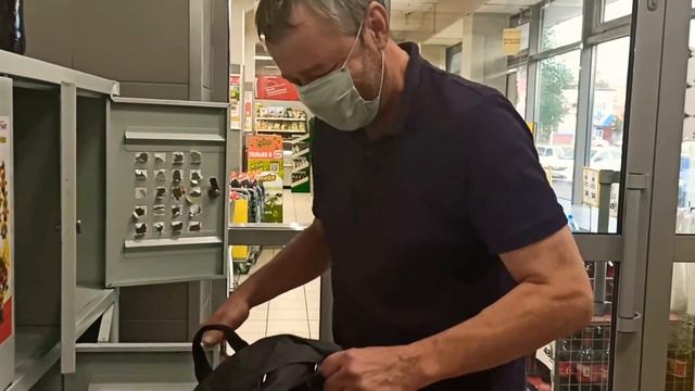 Сонька золотая ручка выручает синьку взломщика. Или поход в Магнит смотреть онлайн