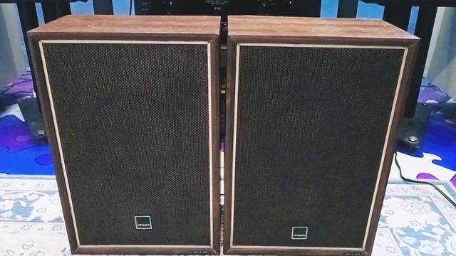 Hitachi Vintage Bookshelf Speaker SS-6030 смотреть онлайн