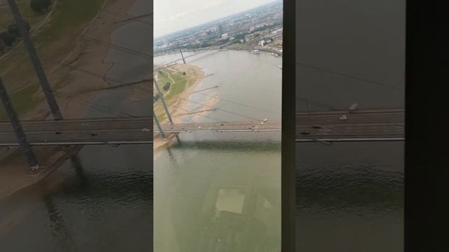 Rheinturm /Rhein Tower - Düsseldorf смотреть онлайн