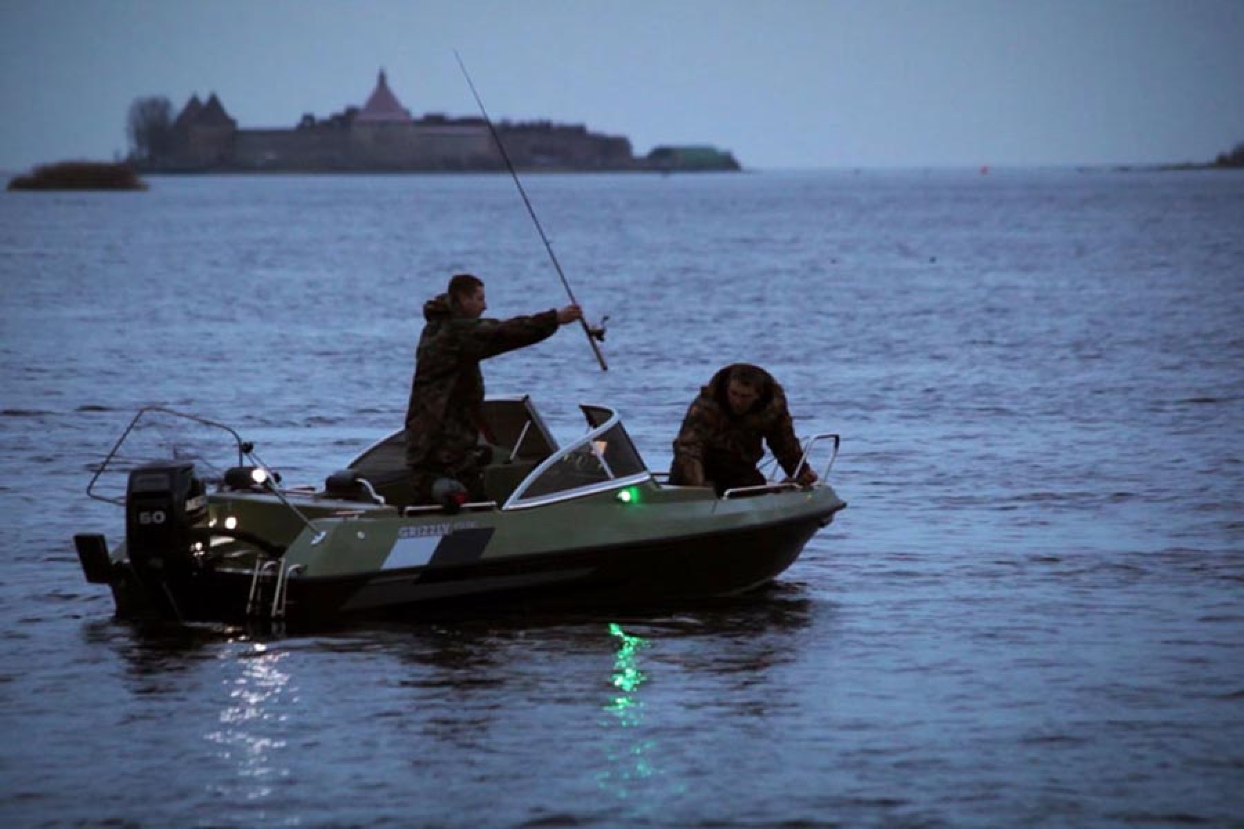 Катер GRIZZLY 470