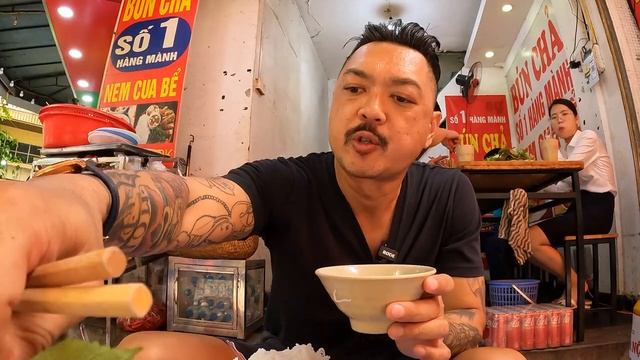 Hanoi Day 2 - One Of The Oldest Bun Cha In Hanoi | CALVIN EATS VIETNAM