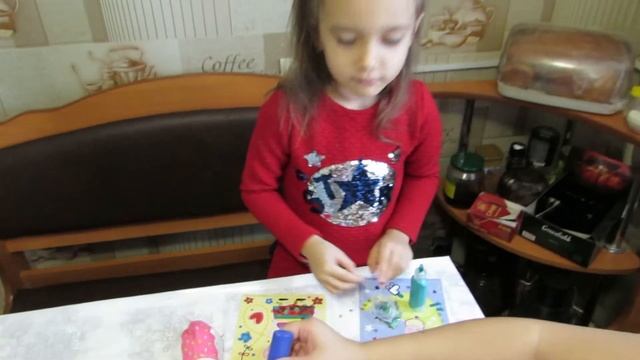 Ритулька делает аппликацию бисером Peppa Pig (Свинка Пеппа) смотреть онлайн