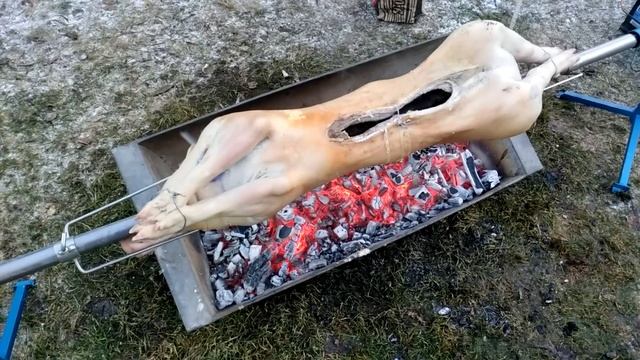 Поросенок на вертеле ,отдых в деревне смотреть онлайн