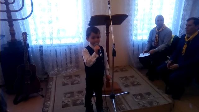 Песня: "Посмотри как снег кружится и поет зима!" смотреть онлайн