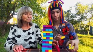 КИТАЙКА ИГРАЕТ В ДЖЕНГУ