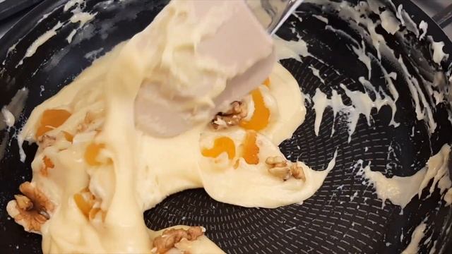 Десерт на сковороде! Смешайте белый шоколад, сгущенку и орехи! Быстрый десерт без выпечки смотреть онлайн