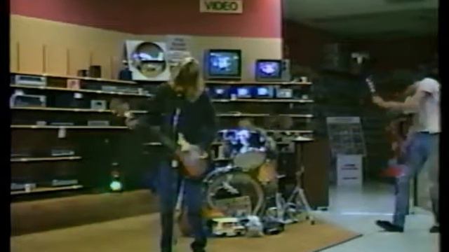Nirvana - 01/24/1988 - RadioShack, Aberdeen, WA смотреть онлайн