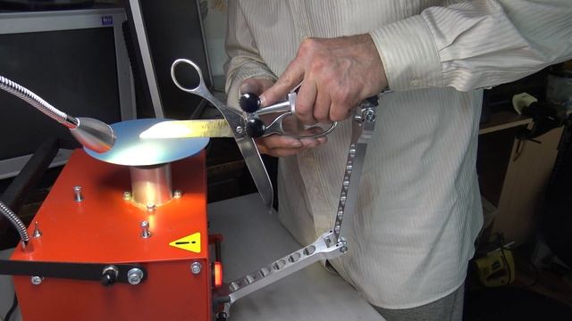 Заточка старинных металлических ножниц. Помучался, но заточил. смотреть онлайн