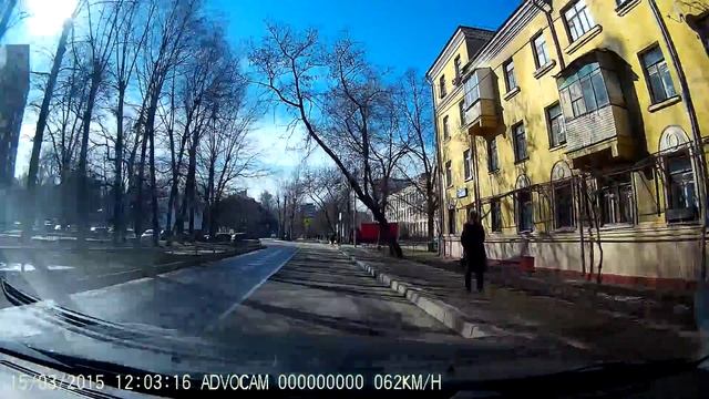 Зачем смотреть на право когда нам на лево .