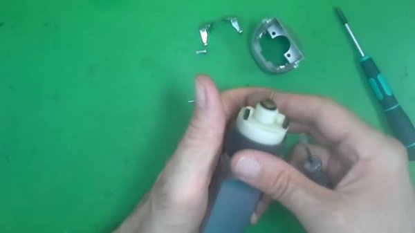 Как разобрать машинку для стрижки волос DEWAL 490 disassemble DEWAL 490