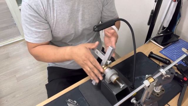 Не дорогой светильник для заточки с AliExpress, с мощным магнитом. смотреть онлайн
