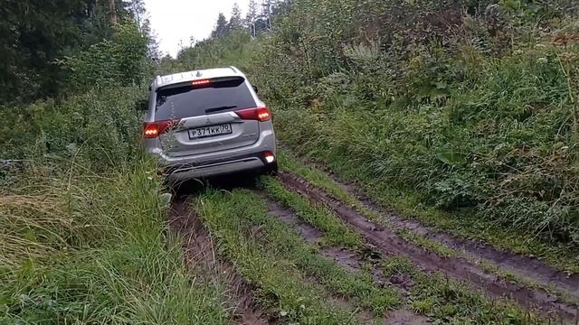 Митсубиси Аутлендер (outlander) по бездорожью