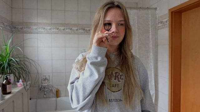 ALLEINE auf einem KONZERT, Uni, arbeiten, …- eine Woche im Leben einer Jura Studentin? смотреть онлайн