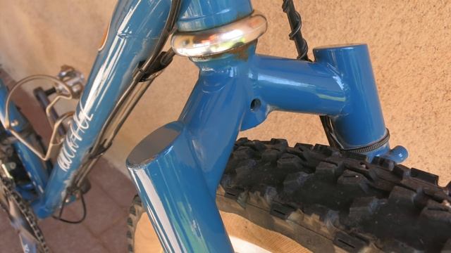 Adventure Cyclist Road Test: Velo Orange Piolet смотреть онлайн