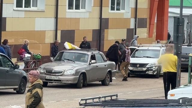 РЕШАЛЫ против ТАКСИСТОВ из 90х! НЕЛЕГАЛЬНО заняли ВОКЗАЛ и не пускают НОВИЧКА работать! ТУТ БРИГАДА смотреть онлайн