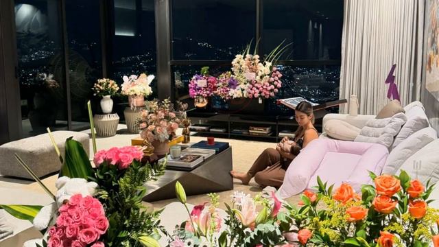 Maluma Cuddles With His Newborn Daughter 'Paris' in Adorable Photos смотреть онлайн