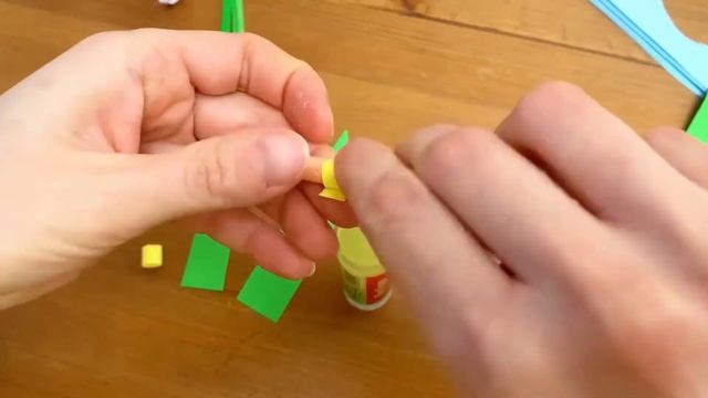 Цветы из бумаги. Поделка к 8 марта в подарок маме. смотреть онлайн