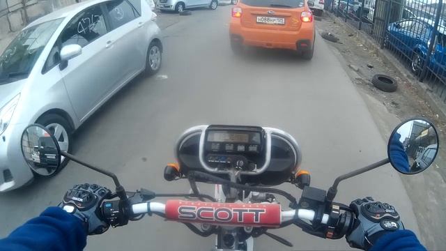 На Honda XR 250 BAJA по Владивостоку, апрель - месяц, не сезон и не тепло, но хочется...3 смотреть онлайн