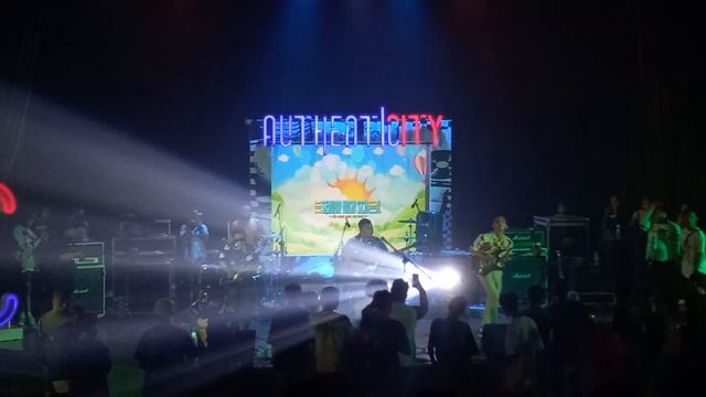 The Senior High School - Fantasy Live смотреть онлайн