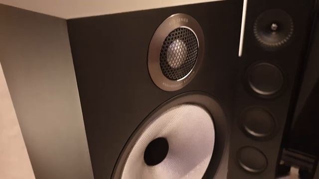 Yamaha A-S701 & B&W 603 S2 Anniversary Edition смотреть онлайн