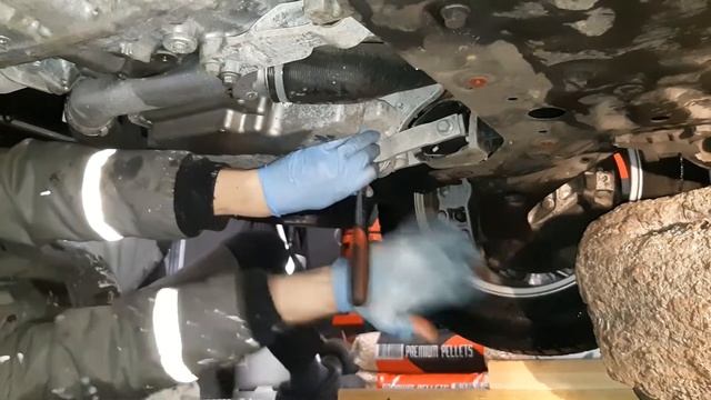 Volvo V40 Oil Change