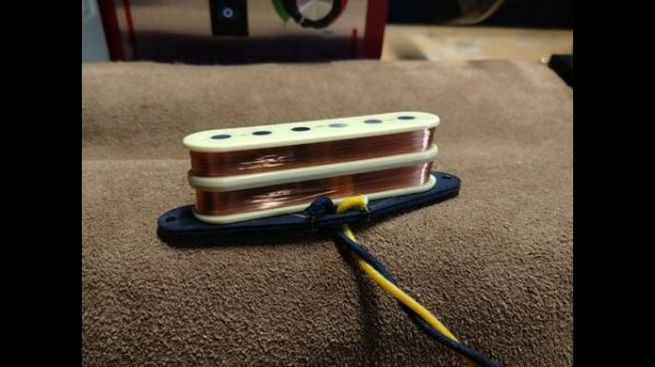Noiseless "Single Coil" (Stacked Humbucker): Build Tips and Theory