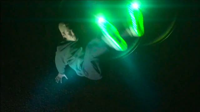 Светодиодные кроссы для уличных танцев смотреть онлайн