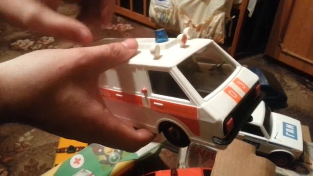 Игрушка СССР РАФ-2203 Скорая помощь (Новый с коробкой и документами)\USSR NEW TOY RAF смотреть онлайн