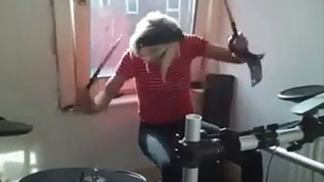 девка жгет на барабанах ващеее 240 смотреть онлайн