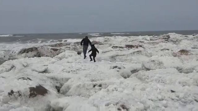 Айсберг, Охотское море, берег, Сахалин, Ноглики смотреть онлайн