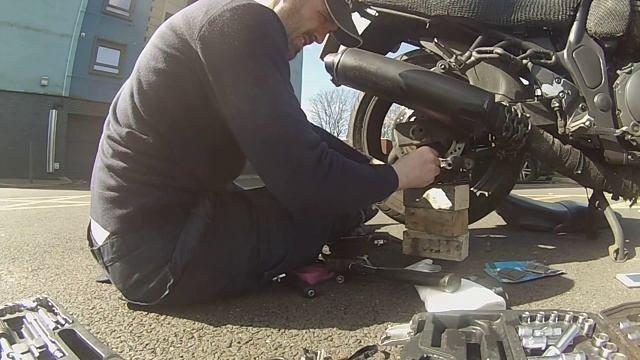 How Too Remove Rear Brake Pads From A Suzuki Bandit 600cc 1998