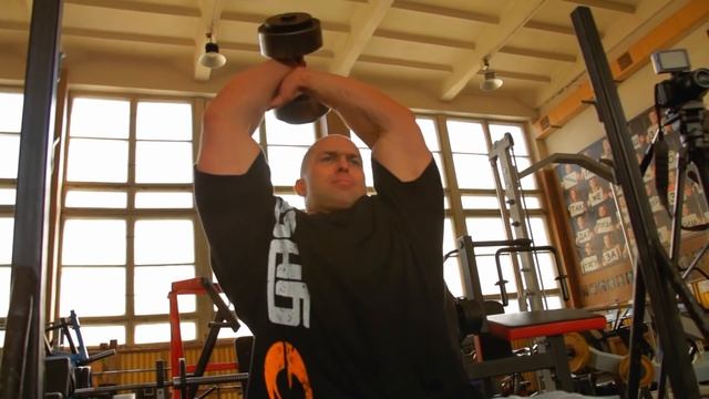 Подъем гантели из-за головы \ One-arm overhead dumbbell triceps extension смотреть онлайн