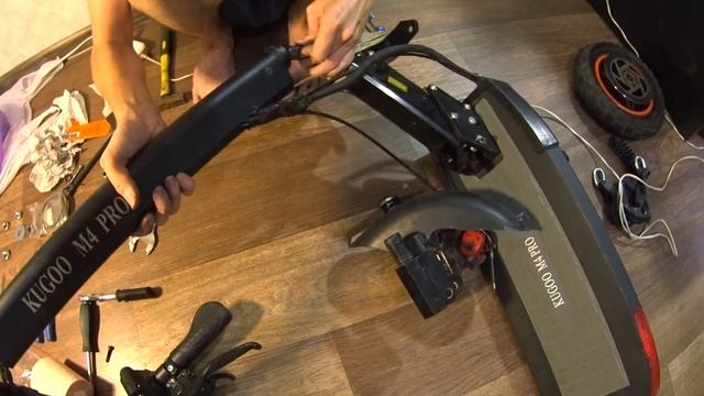 Kugoo M4 PRO - Устранение люфта в рулевой и доработка подвески смотреть онлайн